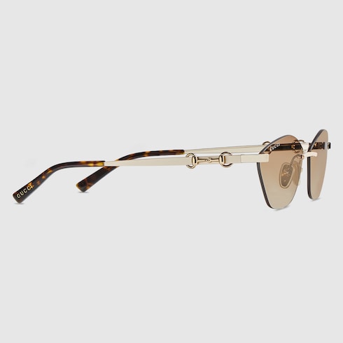 Cat eye frame sunglasses
