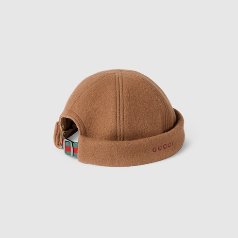 Cappello in lana con ricamo