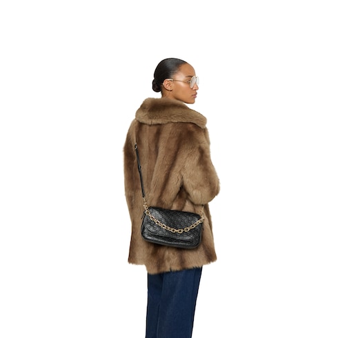 GG Emblem medium shoulder bag