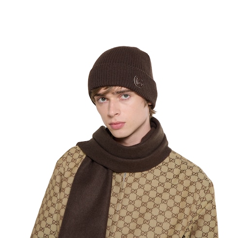 Cashmere hat with patch