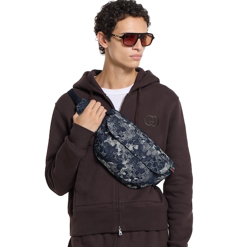 Riñonera de denim con GG tamaño grande