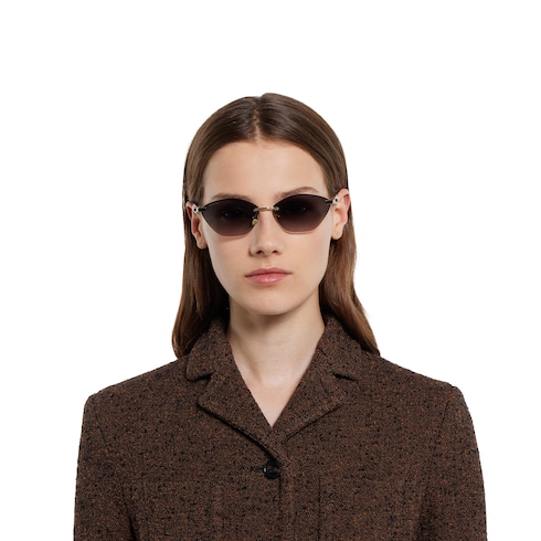Cat eye frame sunglasses