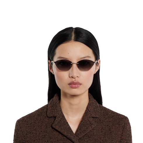 Cat eye frame sunglasses