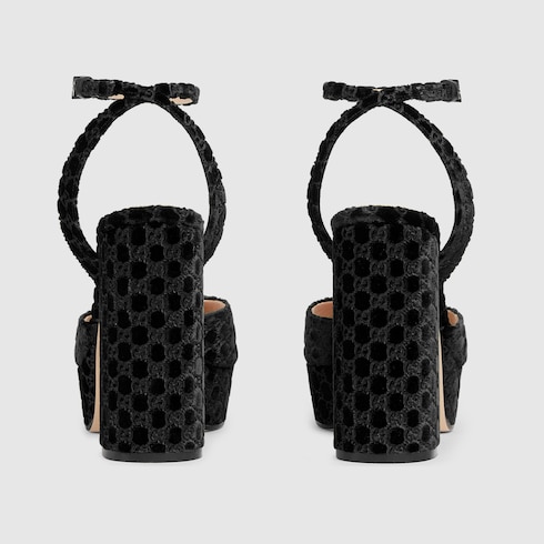 Women's platform sandal with Horsebit
