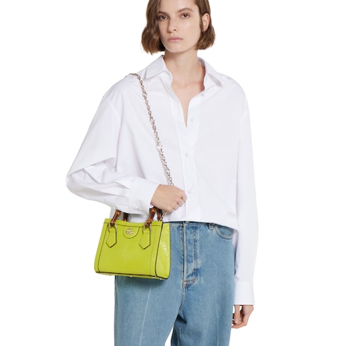 حقيبة اليد الواسعة Gucci Diana صغيرة الحجم من جلد السحلية