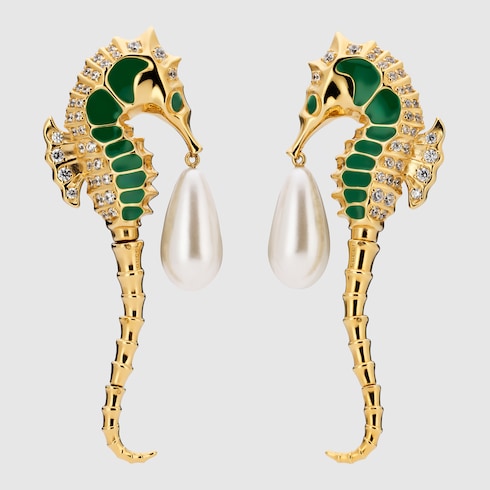 Pendientes de caballito de mar con perlas