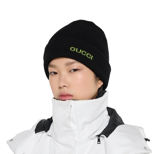 Cappello in lana con ricamo