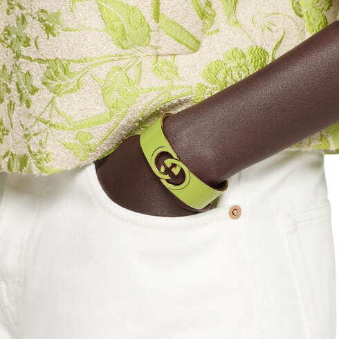 Gucci Interlocking Armspange mit Emaille