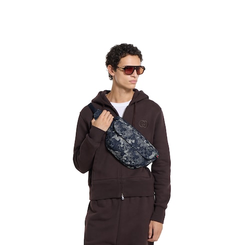 Große Gürteltasche aus GG Denim