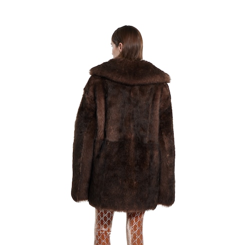 Caban en shearling à poils longs doux