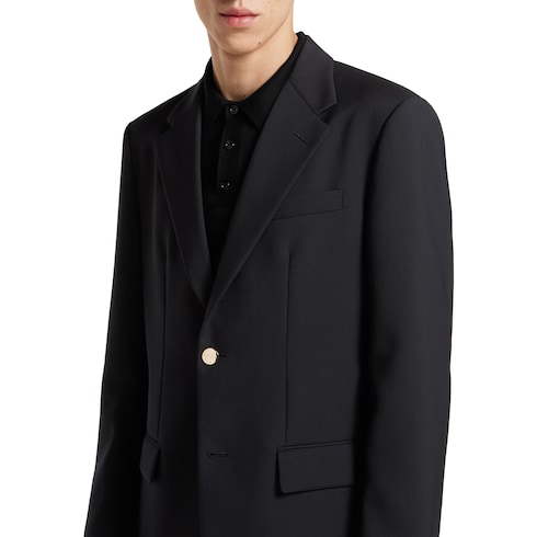 Chaqueta de lana con una sola hilera de botones