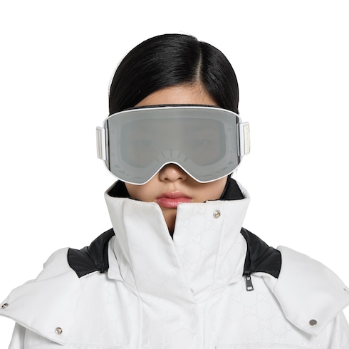 Lunettes de soleil en forme de masque