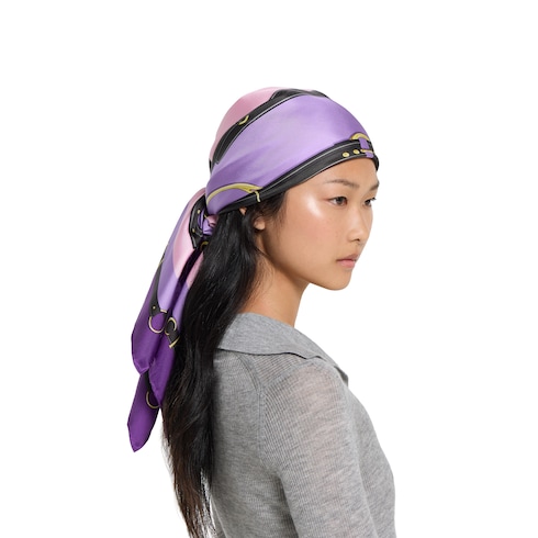 Pañuelo cuadrado de sarga de seda estampada
