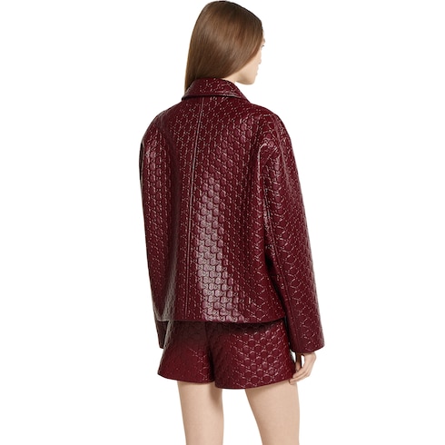 Chaqueta de piel con GG en relieve de tamaño grande