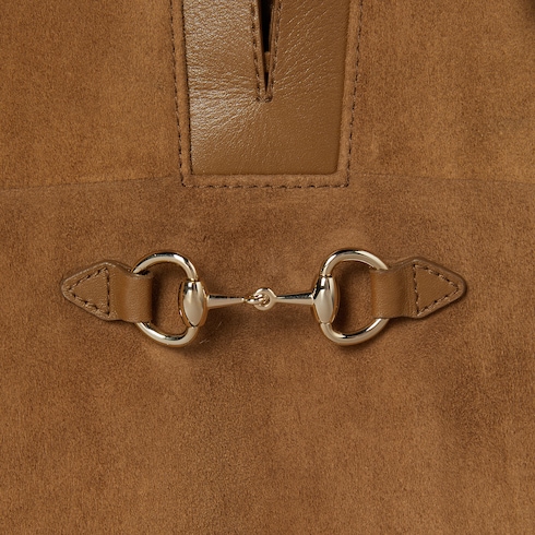 فستان مع فتحة عنق على شكل V من جلد السويد مع Horsebit