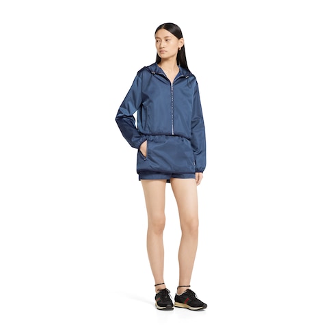 Giacca in gabardina con logo in metallo