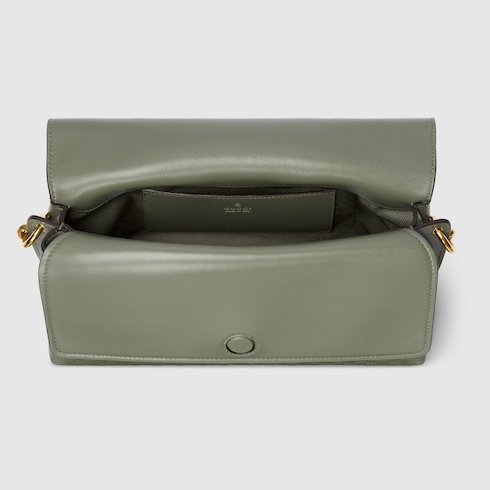 Medium shoulder bag with chain