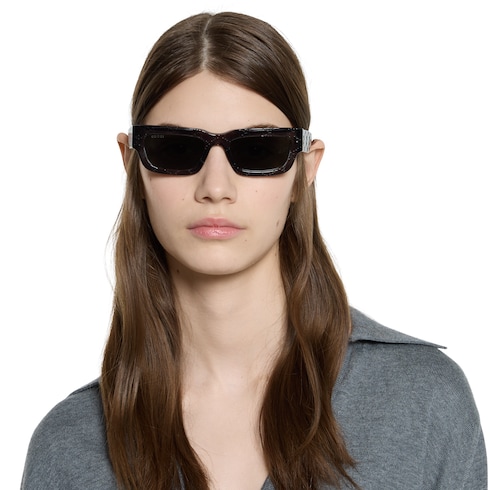 Sonnenbrille mit rechteckigem Rahmen