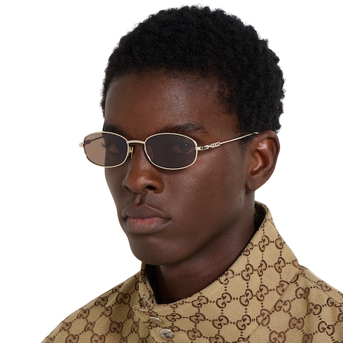 Gafas de sol con marco ovalado