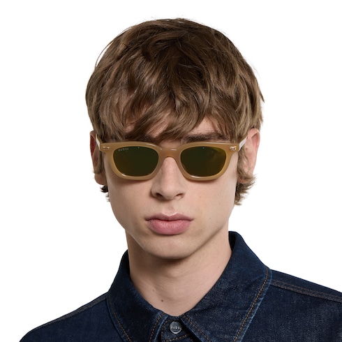 Oval frame sunglasses