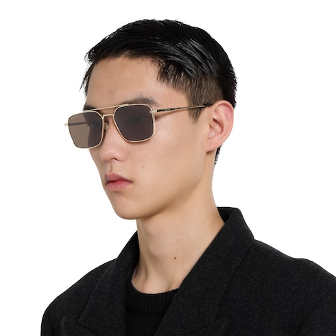 Sonnenbrille mit tief sitzendem Nasensteg