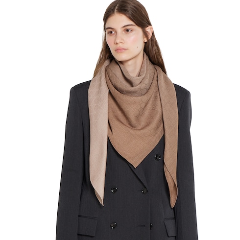 Chal de jacquard de seda y lana con GG