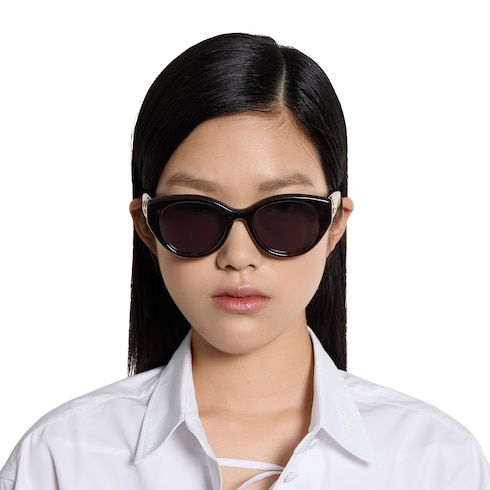 Low nose bridge fit sunglasses