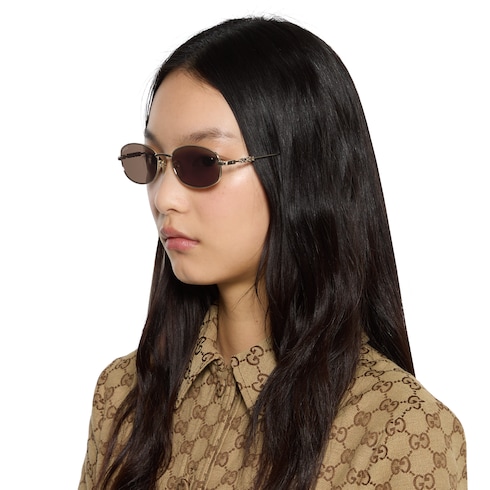 Gafas de sol con marco ovalado