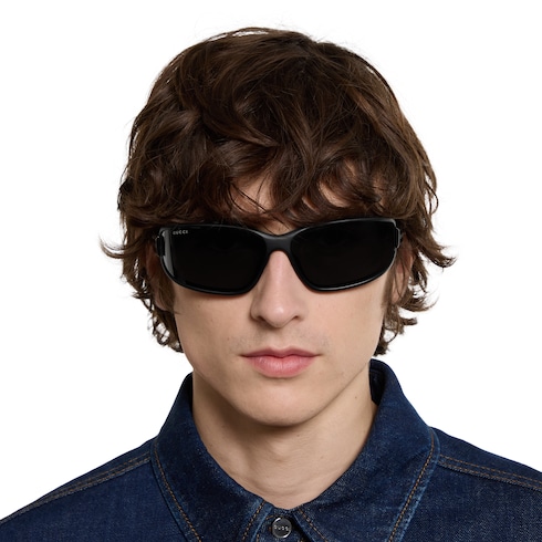 Sonnenbrille mit rechteckigem Rahmen
