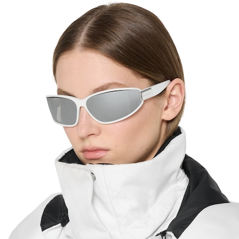 Sonnenbrille mit rechteckigem Rahmen
