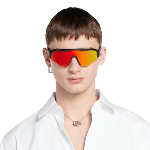 Lunettes de soleil en forme de masque