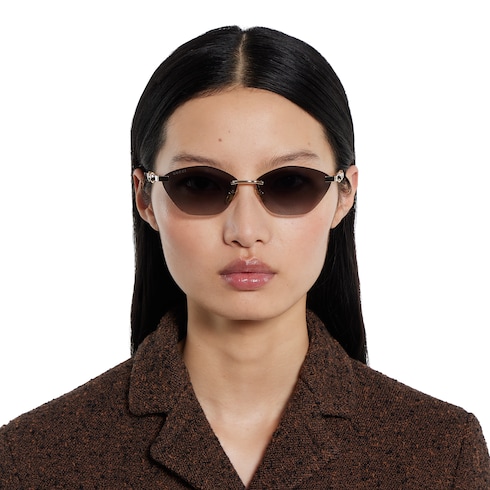 Cat eye frame sunglasses