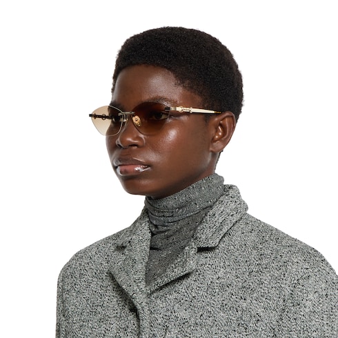Cat eye frame sunglasses