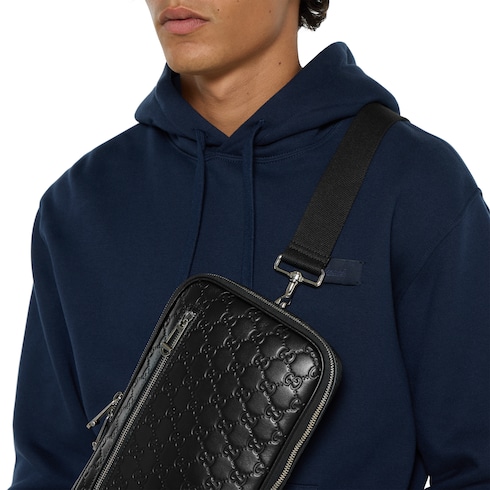 GG Emblem small crossbody bag