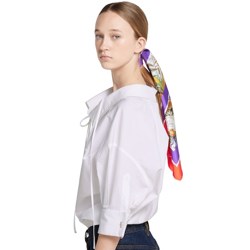 Pañuelo cuadrado seda motivo proyecto 90 x 90