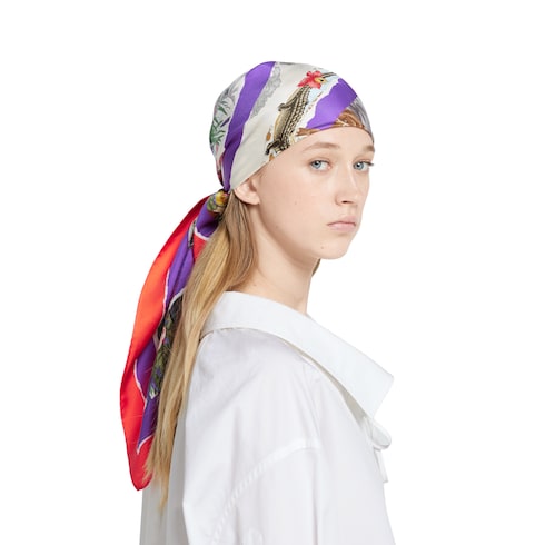 Pañuelo cuadrado seda motivo proyecto 90 x 90