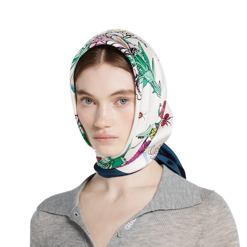 Pañuelo de seda con estampado del proyecto 90 x 90