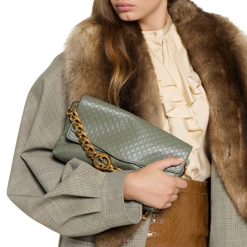 Medium shoulder bag with chain