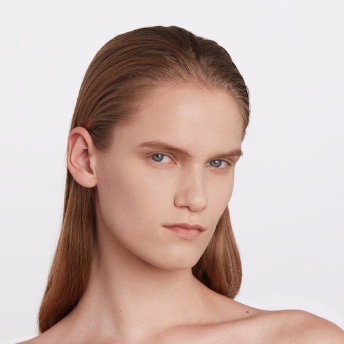 130W, Online Exclusive Éternité de Beauté Foundation