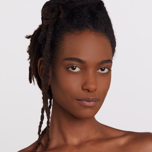 380N, Online Exclusive Éternité de Beauté Foundation