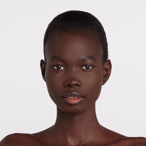 Fond de teint SPF Éternité de Beauté exclusivement disponible en ligne, 560O