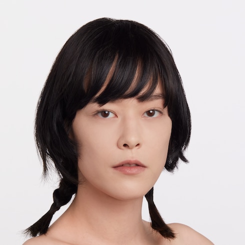 140W, тональная основа Éternité de Beauté с SPF, онлайн-эксклюзив