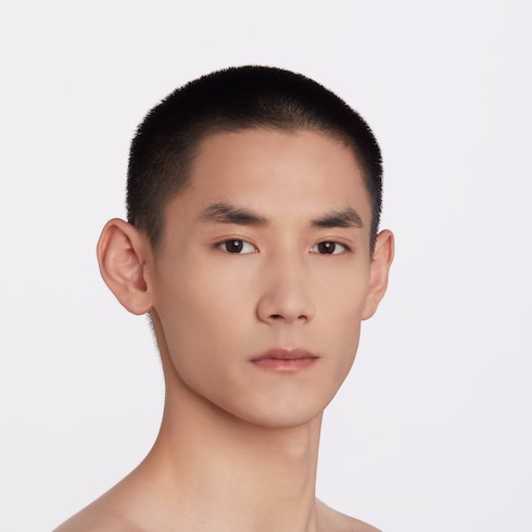 グッチ エテルニテ ドゥ ボーテ ルミナス マット フィニッシュ、SPF ファンデーション 230W