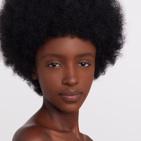 470C, тональная основа Éternité de Beauté с SPF, онлайн-эксклюзив