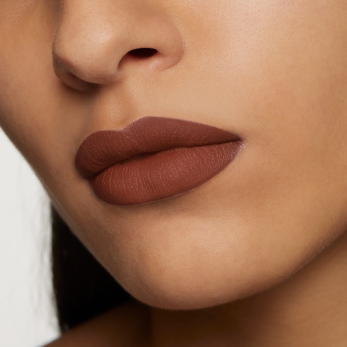 124 Emilie Brown, Rouge à Lèvres Liquide Mat