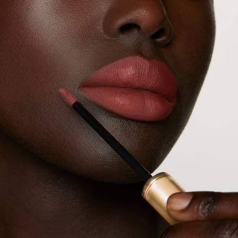 203 Mildred Rosewood, губная помада Rouge à Lèvres Liquide Mat