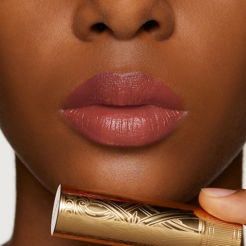 200 Blaze of Noon, barra de labios Rouge à Lèvres Satin