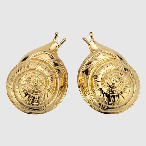 Snail-shaped earrings