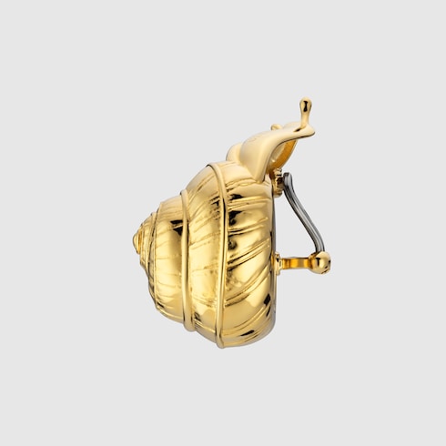 Snail-shaped earrings