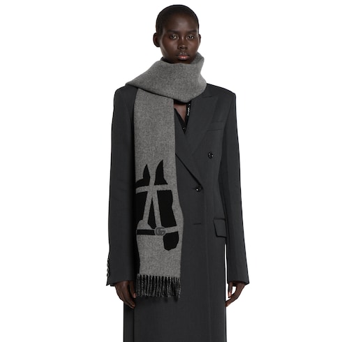Wool scarf with jacquard motif
